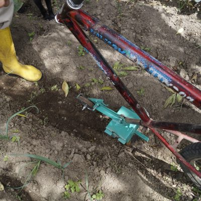 Desnavador por tracción humana